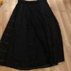 Women’s plus size lace detail skirt